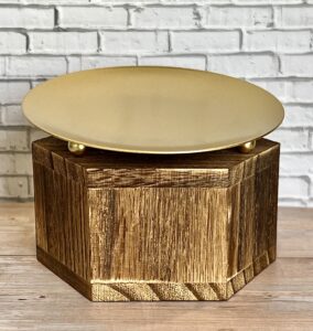 candle plate large gold (approx. 4 inches in diameter)