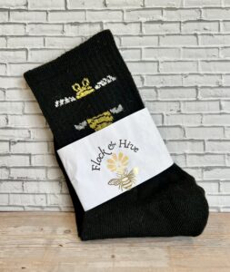 ribbed socks with bees (black)